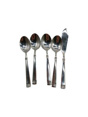 Pfaltzgraff 4 Soup Spoon 6" And 1 Butter Knife 18/0 Stainless